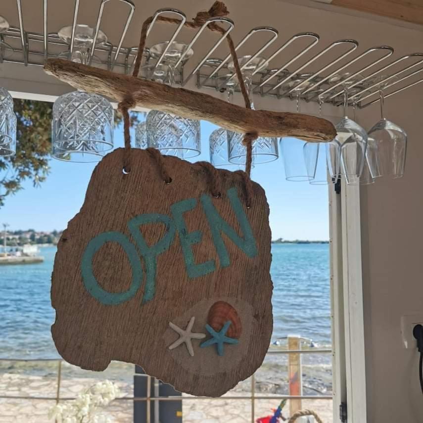 Apartment Villa Angelina, 70M From The Beach, Free Parking Novigrad Istria Esterno foto